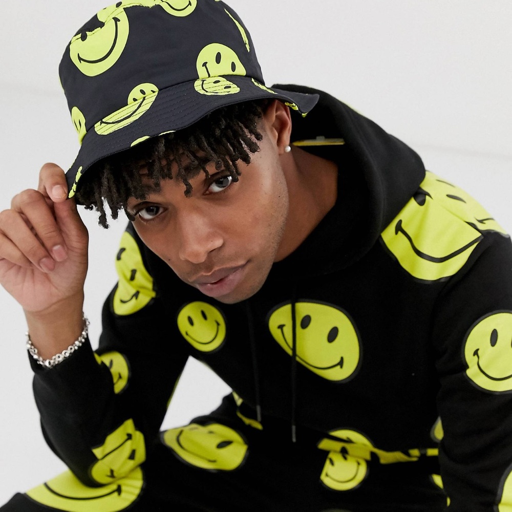 Chinatown Market Smiley bucket hat in black